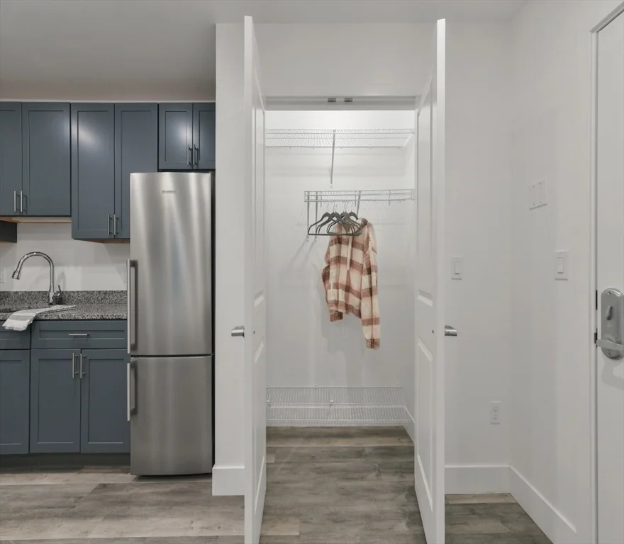 Studio bed, 1 bath apartment for rent at 585 Essex St Unit 327, Lynn — photo 4 of 16