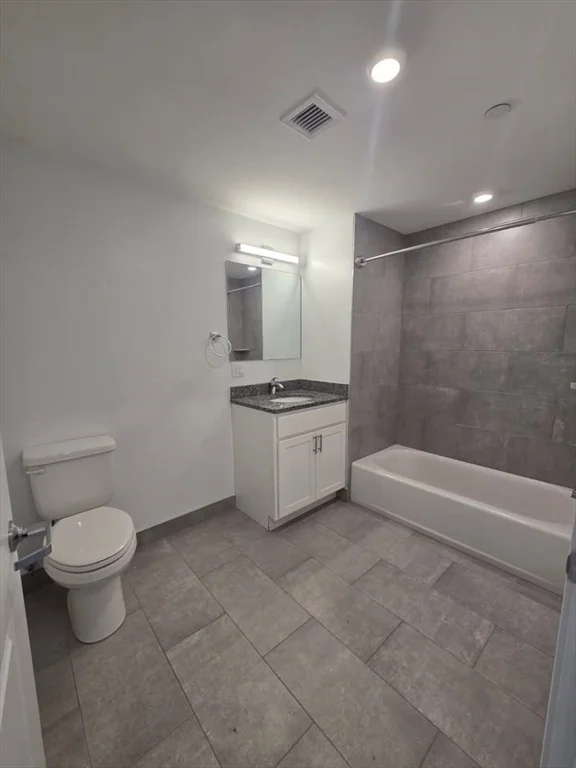 2 bed, 1 bath apartment for rent at 585 Essex St Unit 409, Lynn — photo 17 of 18