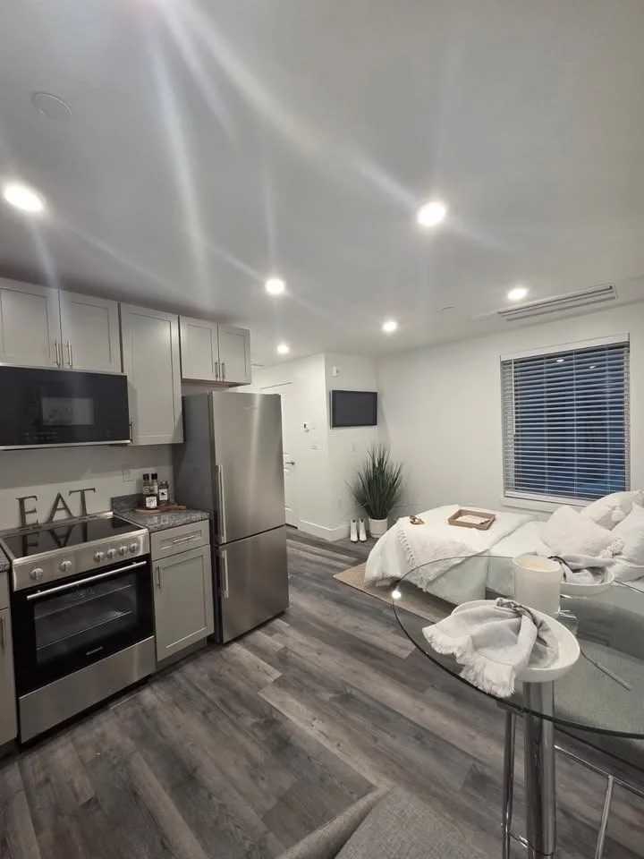 Studio bed, 1 bath apartment for rent at 585 Essex St Unit 419, Lynn — photo 3 of 6