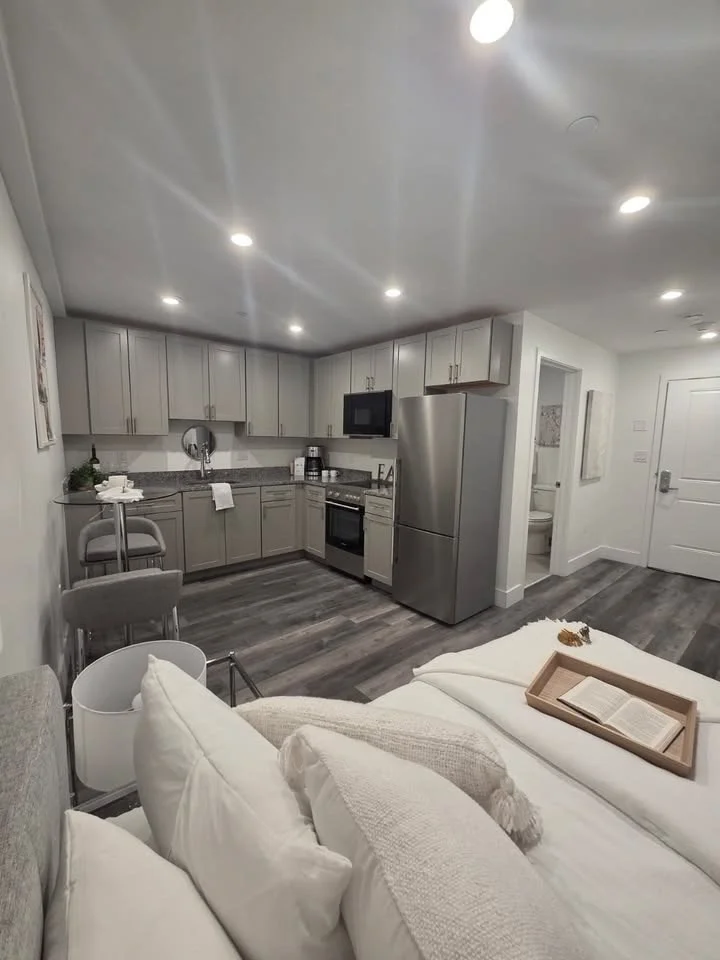 Studio bed, 1 bath apartment for rent at 585 Essex St Unit 419, Lynn — photo 1 of 6