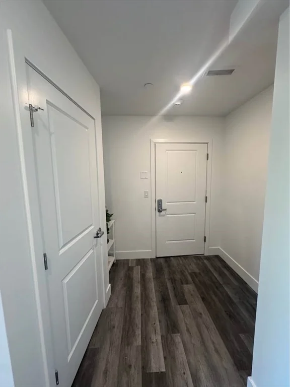 Studio bed, 1 bath apartment for rent at 585 Essex St Unit 507, Lynn — photo 8 of 10