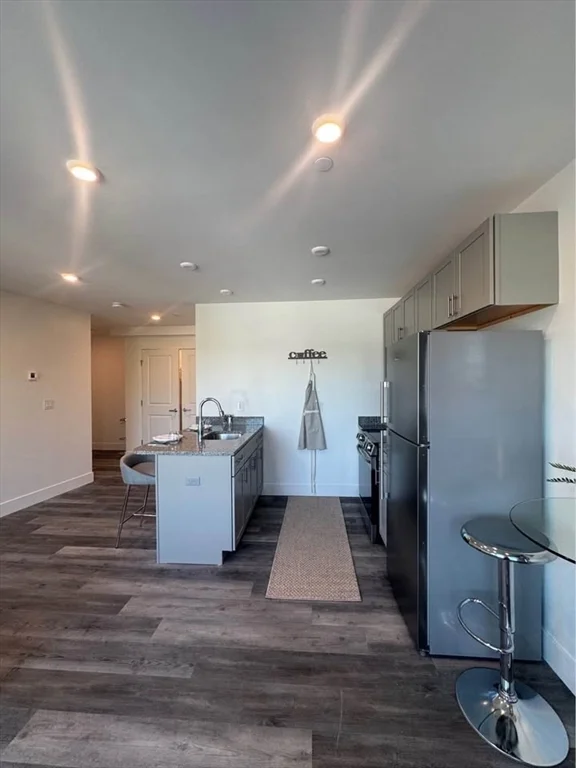 Studio bed, 1 bath apartment for rent at 585 Essex St Unit 507, Lynn — photo 6 of 10