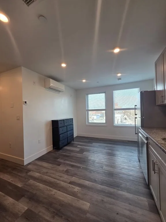 2 bed, 1 bath apartment for rent at 585 Essex St Unit 509, Lynn — photo 8 of 32