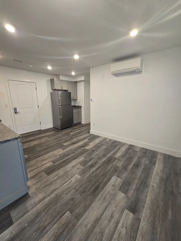 2 bed, 1 bath apartment for rent at 585 Essex St Unit 509, Lynn — photo 6 of 32