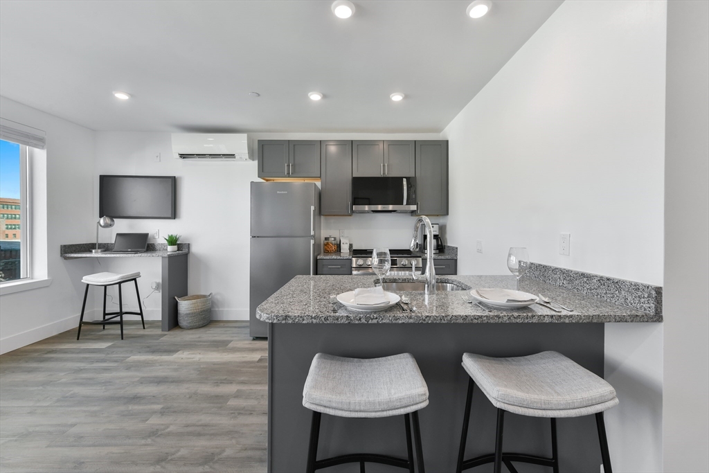 Studio bed, 1 bath apartment for rent at 585 Essex St Unit 514, Lynn — photo 5 of 27
