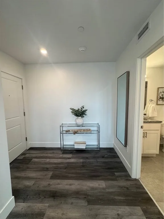 Studio bed, 1 bath apartment for rent at 585 Essex St Unit 517, Lynn — photo 9 of 25