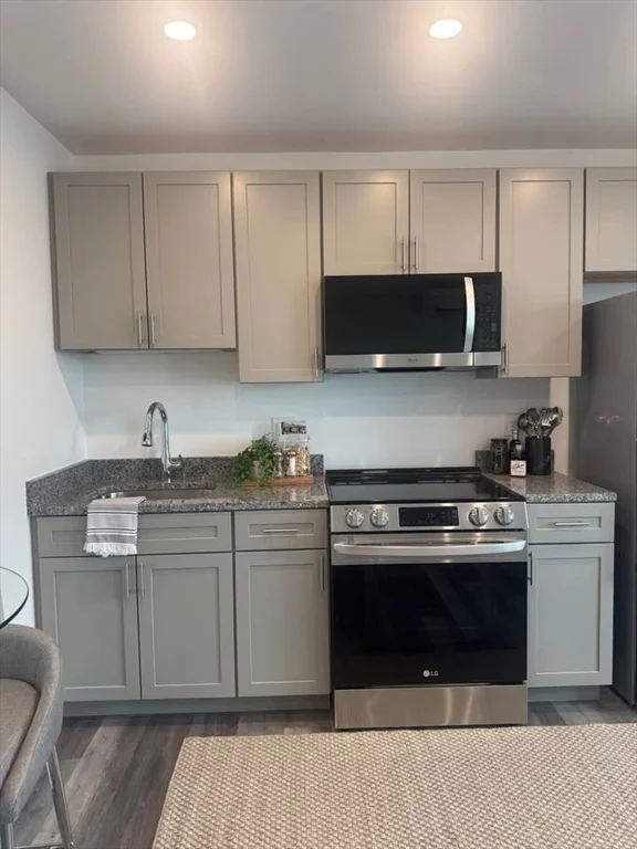 Studio bed, 1 bath apartment for rent at 585 Essex St Unit 517, Lynn — photo 2 of 25