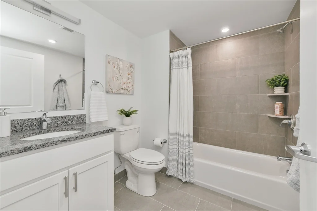 Studio bed, 1 bath apartment for rent at 585 Essex St Unit 519, Lynn — photo 7 of 27