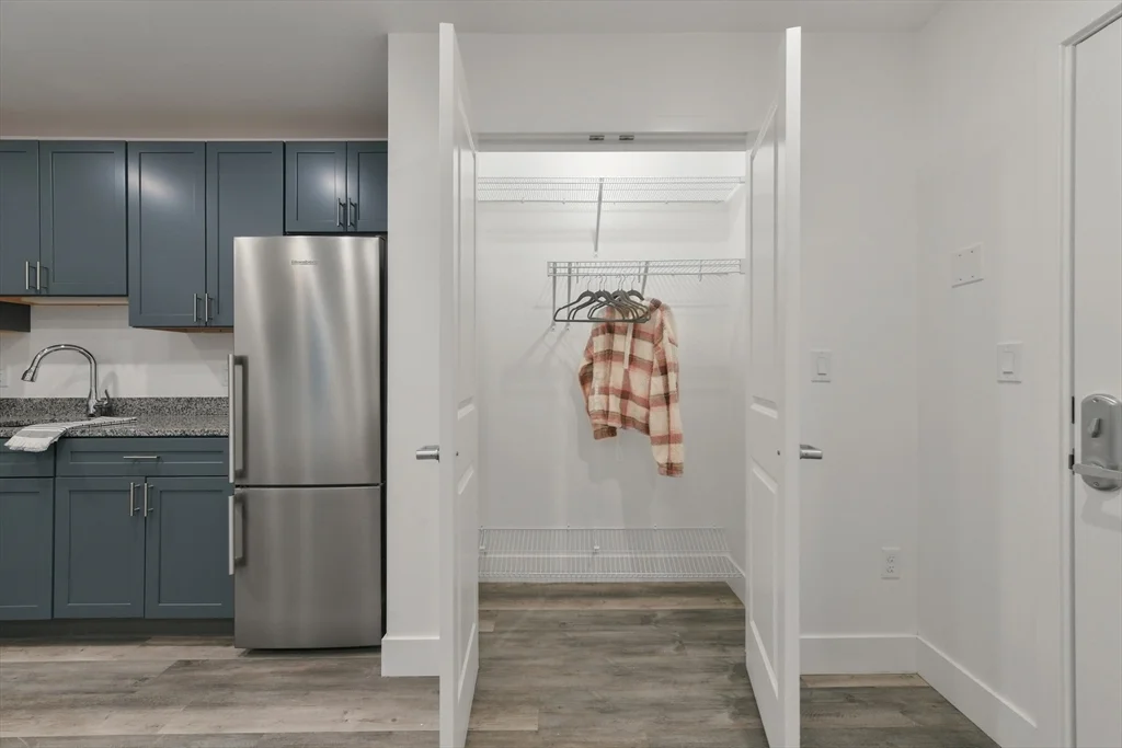 Studio bed, 1 bath apartment for rent at 585 Essex St Unit 519, Lynn — photo 6 of 27