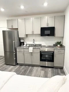 Studio bed, 1 bath apartment for rent at 585 Essex St Unit 525, Lynn — photo 1 of 29