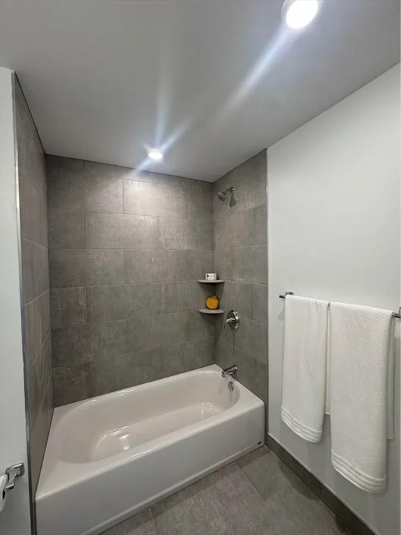 Studio bed, 1 bath apartment for rent at 585 Essex St Unit 607, Lynn — photo 7 of 9