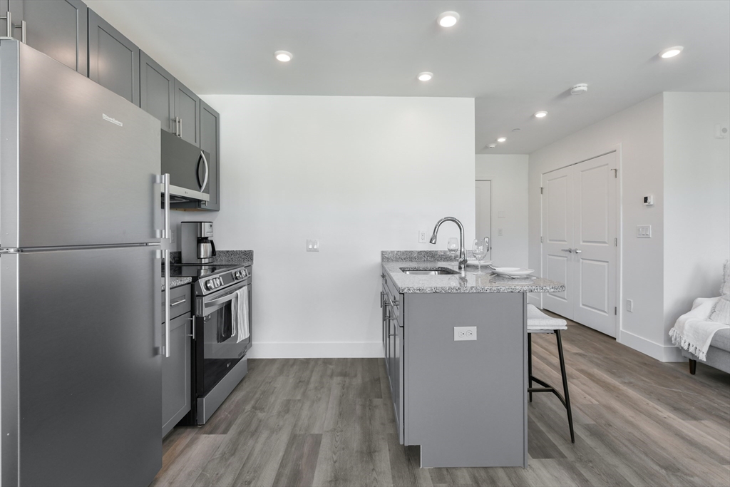 Studio bed, 1 bath apartment for rent at 585 Essex St Unit 613, Lynn — photo 7 of 26