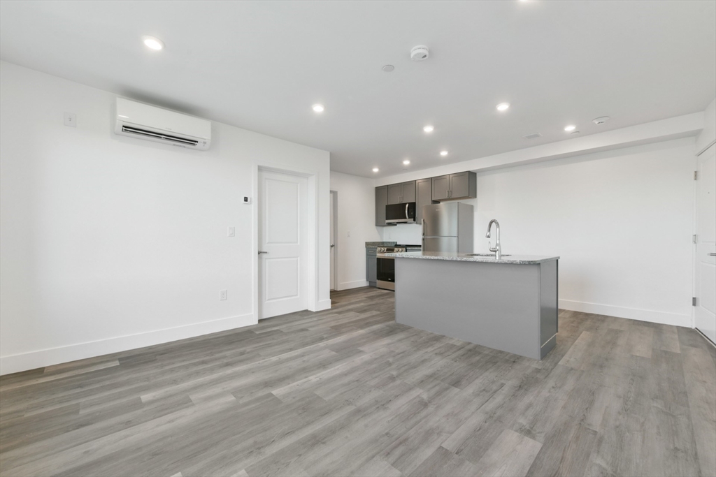 2 bed, 1 bath apartment for rent at 585 Essex St Unit 618, Lynn — photo 5 of 26