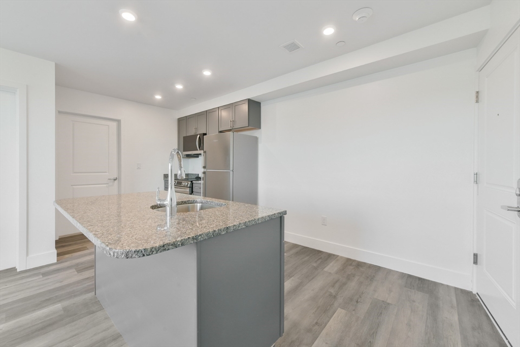 2 bed, 1 bath apartment for rent at 585 Essex St Unit 618, Lynn — photo 9 of 26