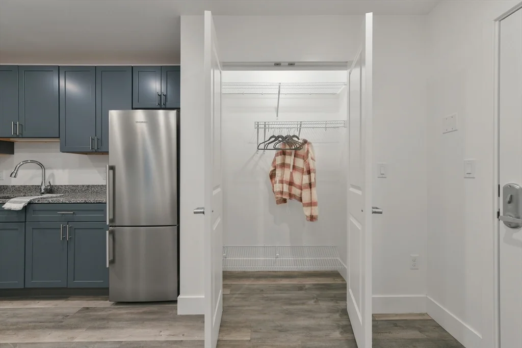 Studio bed, 1 bath apartment for rent at 585 Essex St Unit 623, Lynn — photo 6 of 25