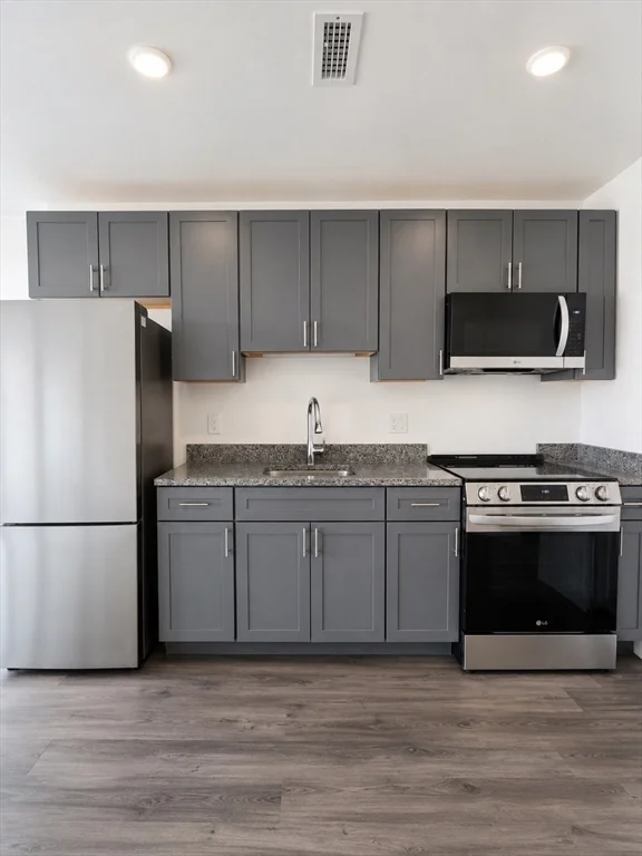 1 bed, 1 bath apartment for rent at 585 Essex St Unit 722, Lynn — photo 3 of 7