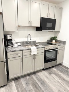 Studio bed, 1 bath apartment for rent at 585 Essex St Unit 726, Lynn — photo 5 of 31