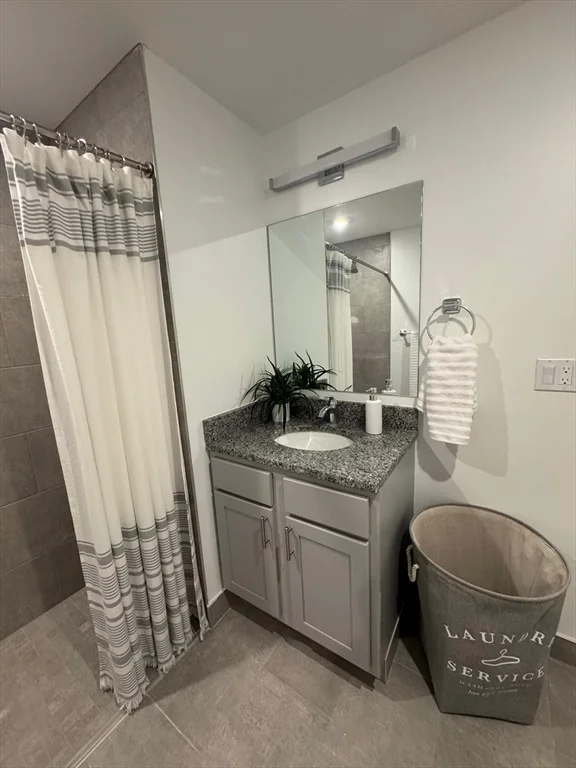 Studio bed, 1 bath apartment for rent at 585 Essex St Unit 727, Lynn — photo 3 of 16