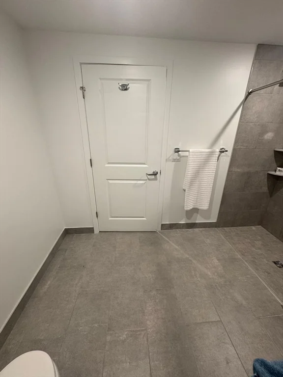 Studio bed, 1 bath apartment for rent at 585 Essex St Unit 727, Lynn — photo 7 of 16