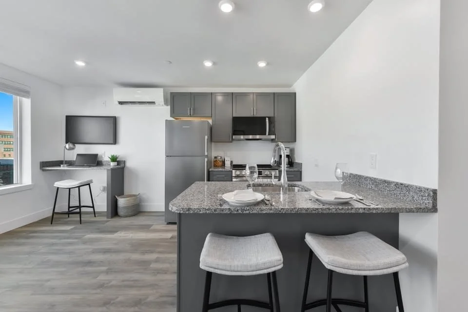 Studio bed, 1 bath apartment for rent at 585 Essex St Unit 815, Lynn — photo 7 of 9