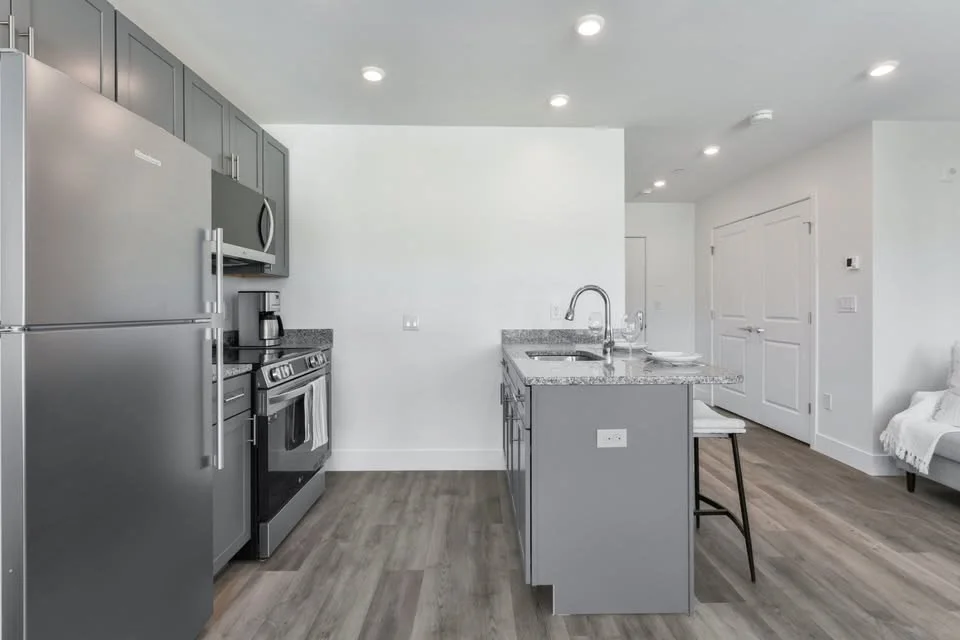 Studio bed, 1 bath apartment for rent at 585 Essex St Unit 815, Lynn — photo 5 of 9