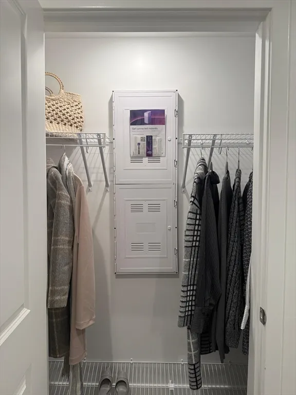 Studio bed, 1 bath apartment for rent at 585 Essex St Unit PH 519, Lynn — photo 7 of 19