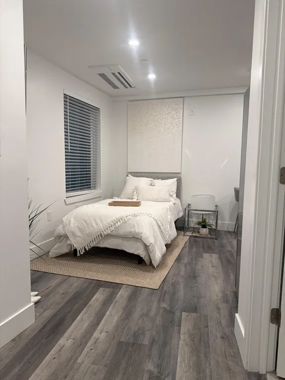 Studio bed, 1 bath apartment for rent at 585 Essex St Unit PH 519, Lynn — photo 3 of 19