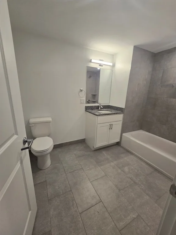 2 bed, 1 bath apartment for rent at 585 Essex St Unit PH 609, Lynn — photo 20 of 27