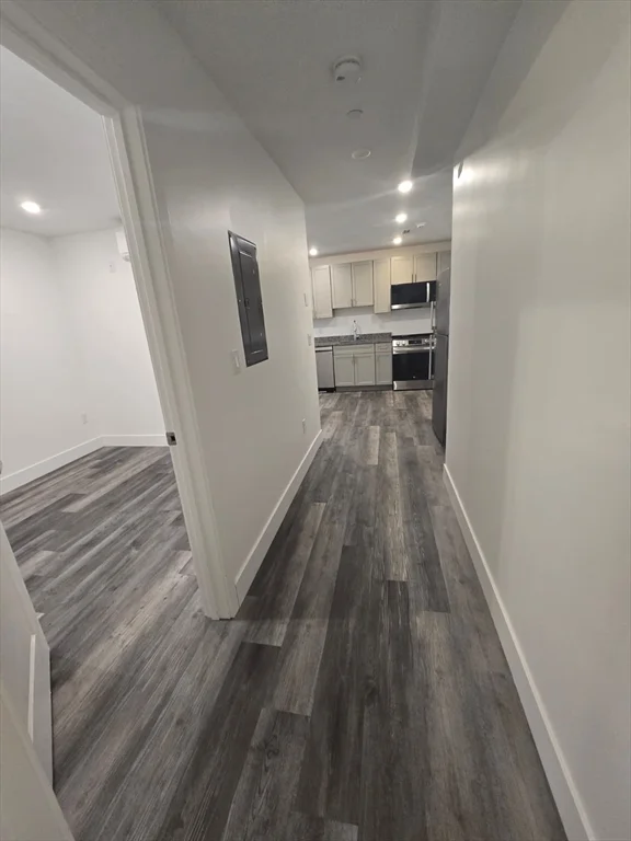 2 bed, 1 bath apartment for rent at 585 Essex St Unit PH 609, Lynn — photo 18 of 27