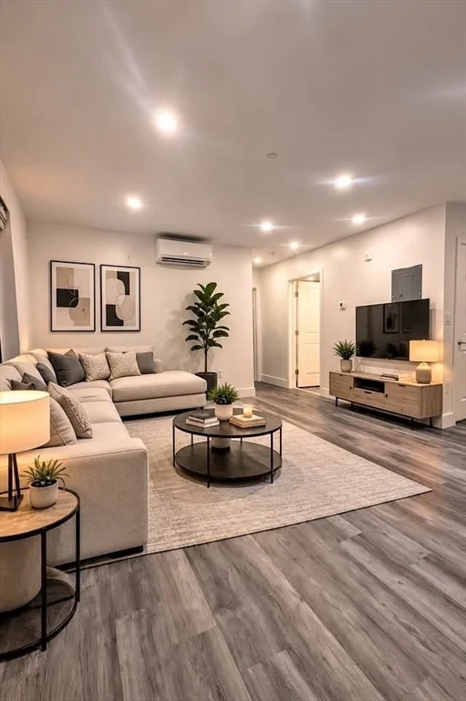2 bed, 1 bath apartment for rent at 585 Essex St Unit PH 618, Lynn — photo 1 of 11