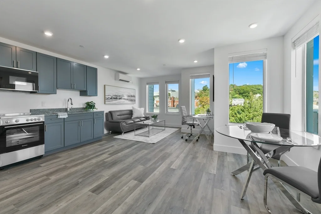 1 bed, 1 bath apartment for rent at 585 Essex St Unit PH 716, Lynn — photo 2 of 31