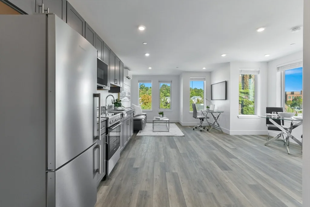 1 bed, 1 bath apartment for rent at 585 Essex St Unit PH 716, Lynn — photo 4 of 31