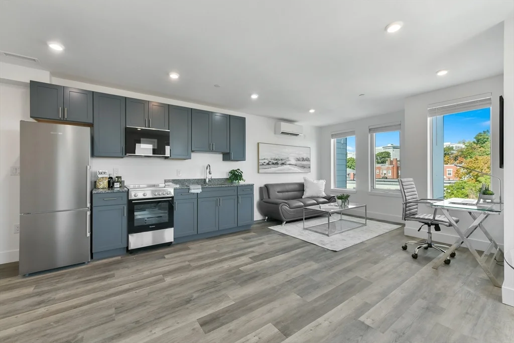 1 bed, 1 bath apartment for rent at 585 Essex St Unit PH 716, Lynn — photo 3 of 31