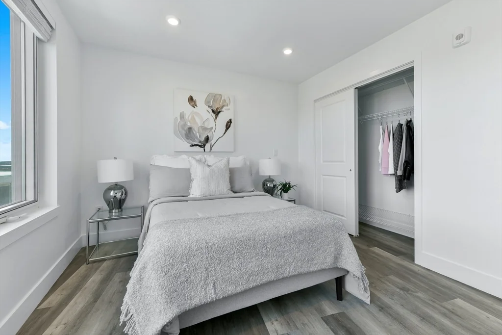 1 bed, 1 bath apartment for rent at 585 Essex St Unit PH 716, Lynn — photo 10 of 31