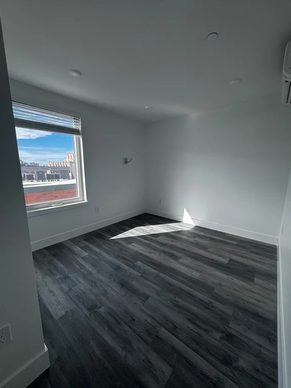 2 bed, 1 bath apartment for rent at 585 Essex St Unit PH 718, Lynn — photo 5 of 28