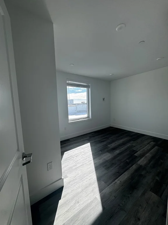 2 bed, 1 bath apartment for rent at 585 Essex St Unit PH 718, Lynn — photo 10 of 28