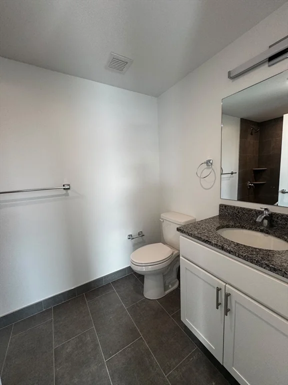 2 bed, 1 bath apartment for rent at 585 Essex St Unit PH 718, Lynn — photo 3 of 28