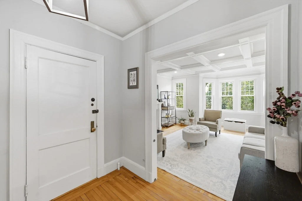 3 bed, 1 bath apartment for rent at 585 Franklin St Unit 6, Melrose — photo 1 of 31