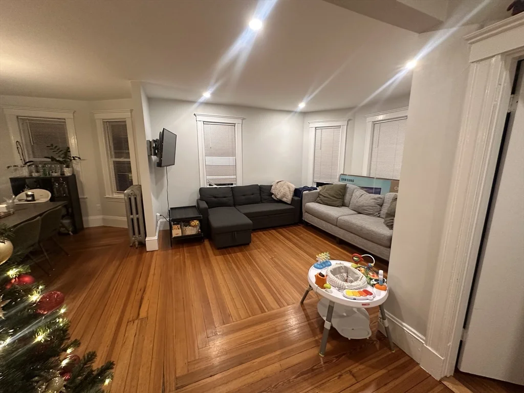 3 bed, 1 bath apartment for rent at 585 Main St Unit -, Watertown — photo 3 of 29