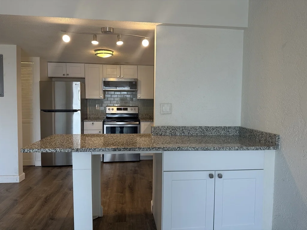 1 bed, 1 bath apartment for rent at 585 Revere Beach Pkwy Unit 309, Revere — photo 3 of 12