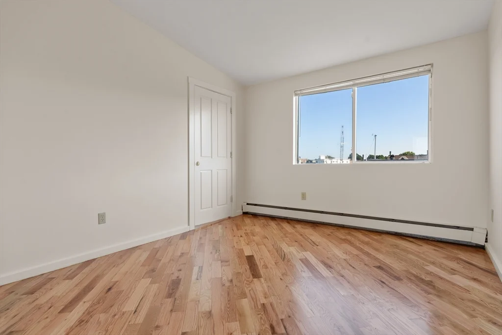 3 bed, 2 bath apartment for rent at 585 Shirley St Unit 1, Winthrop — photo 14 of 20