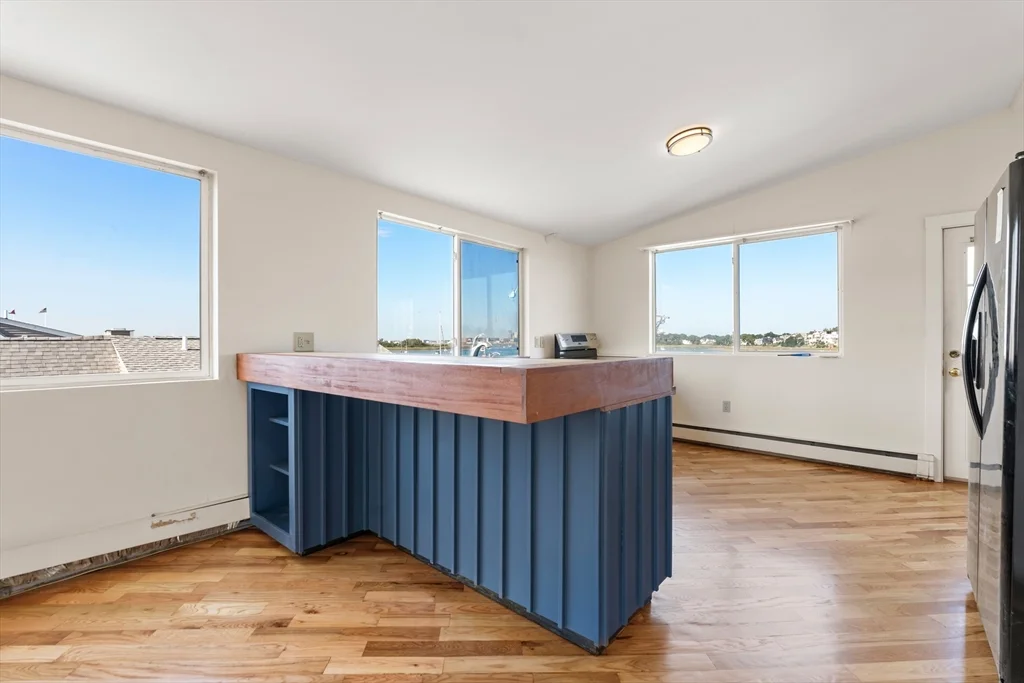 3 bed, 2 bath apartment for rent at 585 Shirley St Unit 1, Winthrop — photo 6 of 20