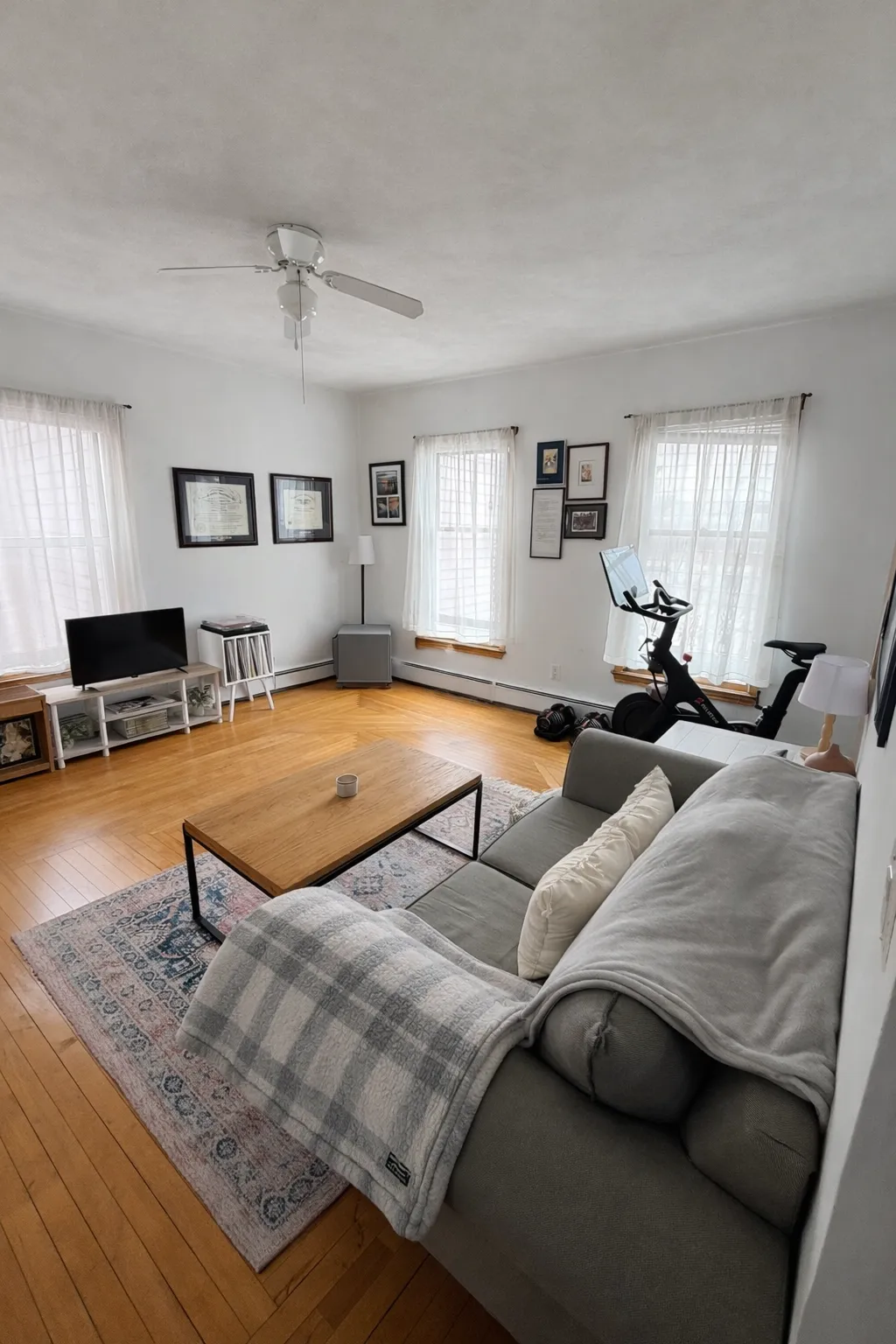 1 bed, 1 bath apartment for rent at 585 Somerville Ave Unit 1a, Spring Hill