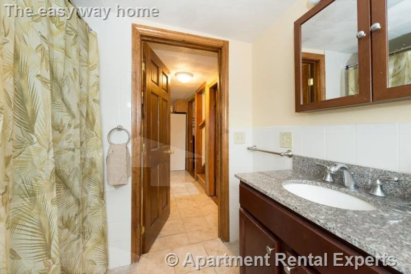 4 bed, 1 bath apartment for rent at 585 Somerville Ave Unit A-1, Porter Square — photo 5 of 6