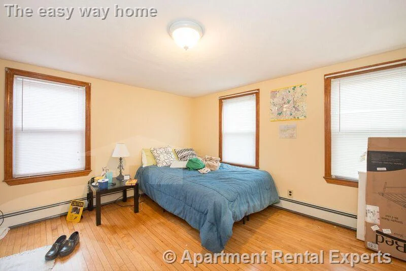 4 bed, 1 bath apartment for rent at 585 Somerville Ave Unit A-1, Porter Square — photo 4 of 6