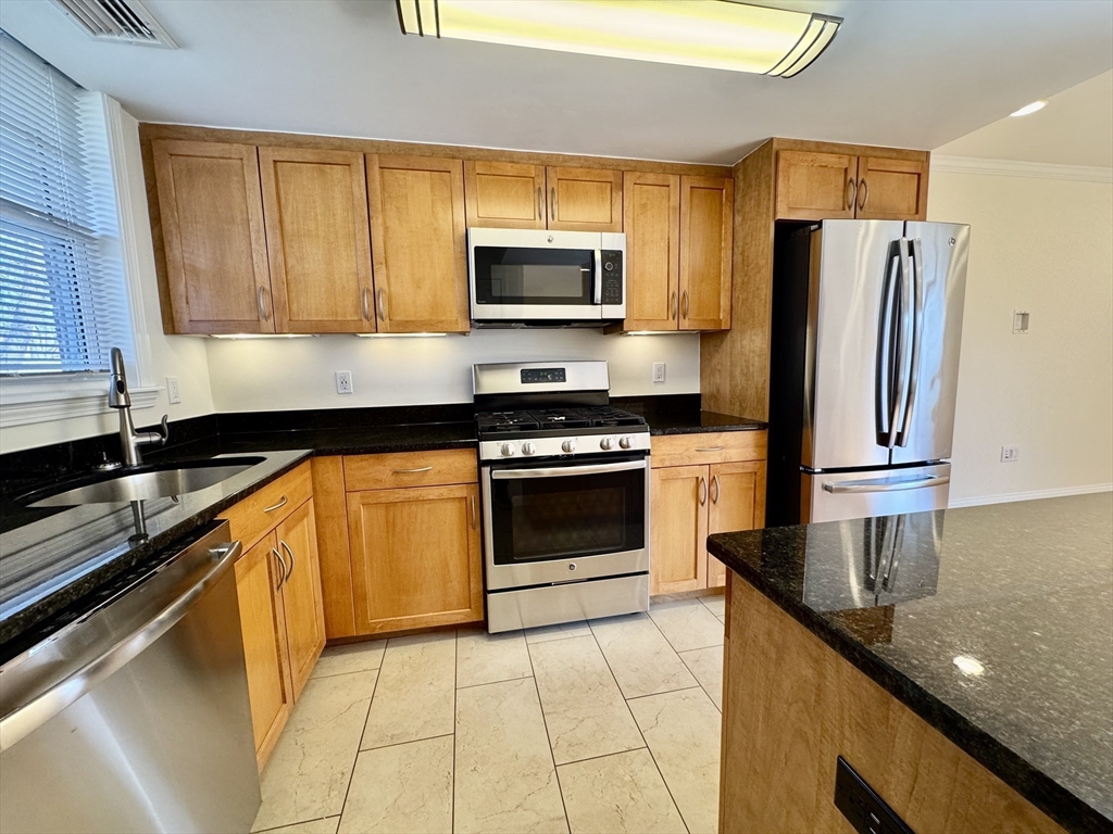 1 bed, 1 bath apartment for rent at 585 Vfw Pkwa Unit 509, Brookline — photo 3 of 9