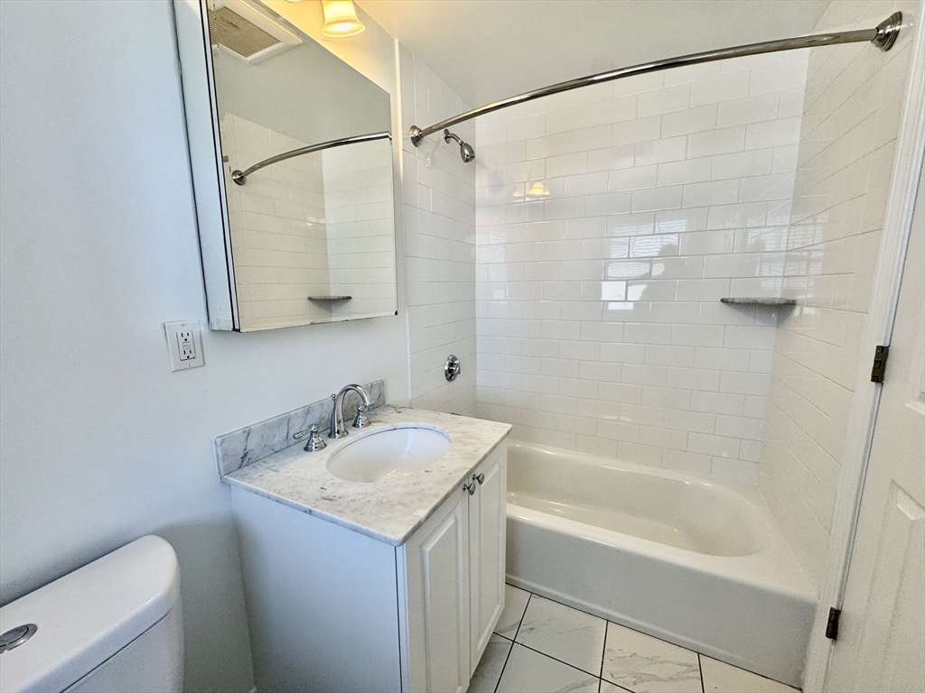 1 bed, 1 bath apartment for rent at 585 Vfw Pkwa Unit 509, Brookline — photo 9 of 9