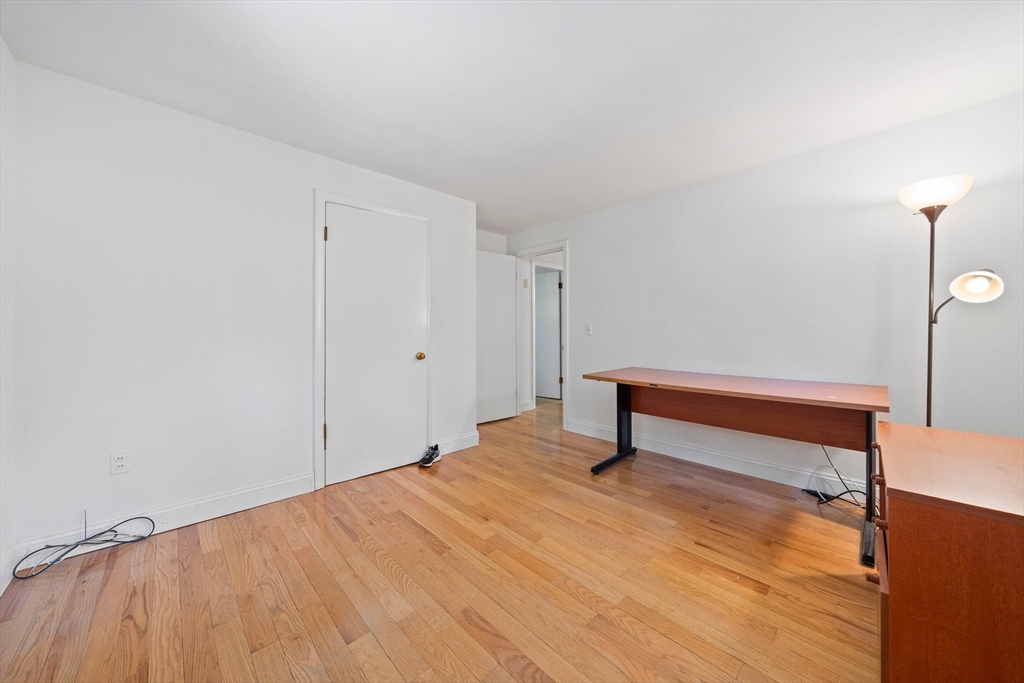 4 bed, 2 bath apartment for rent at 585 Washington St, Franklin — photo 18 of 39