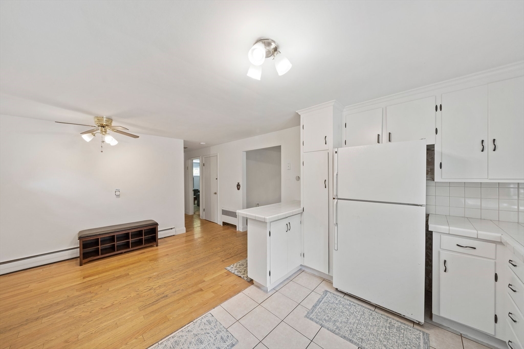 4 bed, 2 bath apartment for rent at 585 Washington St, Franklin — photo 5 of 39