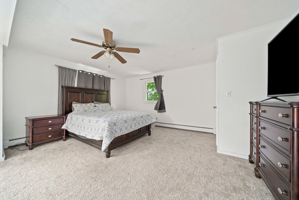 4 bed, 2 bath apartment for rent at 585 Washington St, Franklin — photo 22 of 39